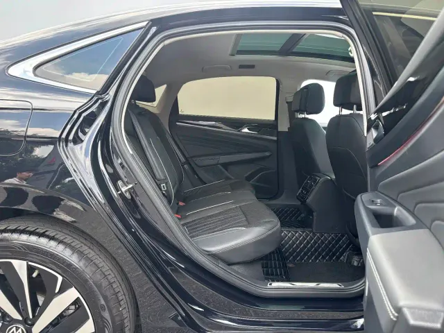 Volkswagen Passat — Фото автомобиля 24
