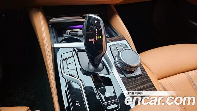 BMW 5-Series — Фото автомобиля 9