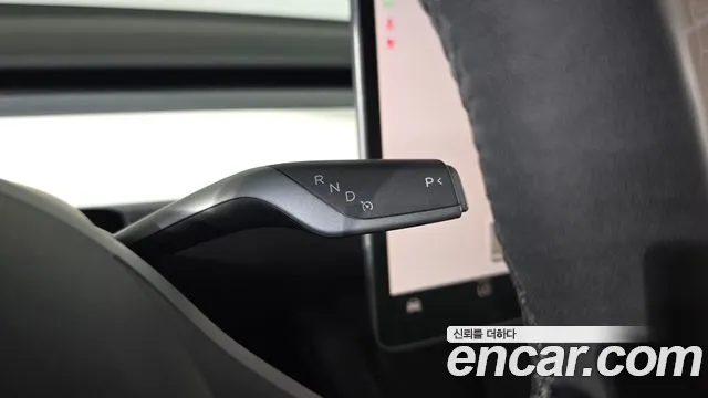 Tesla Model 3 — Фото автомобиля 9