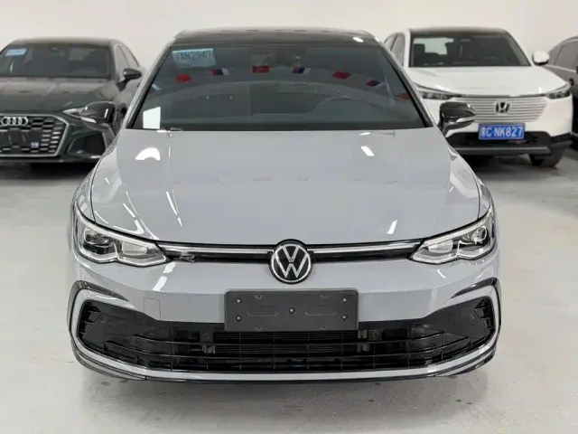 Volkswagen Golf — Фото автомобиля 2