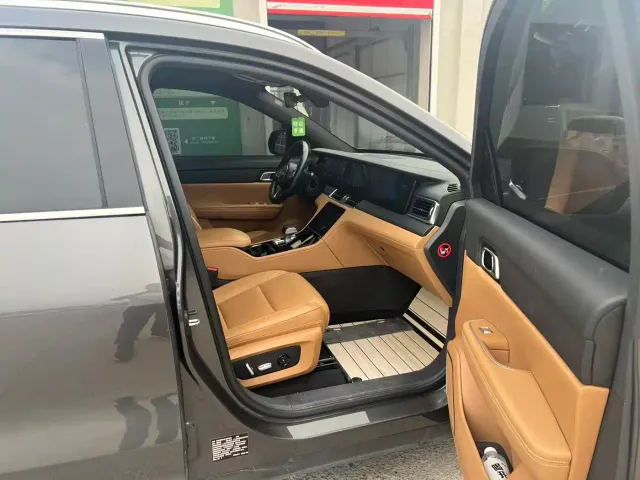Li Auto ONE — Фото автомобиля 5