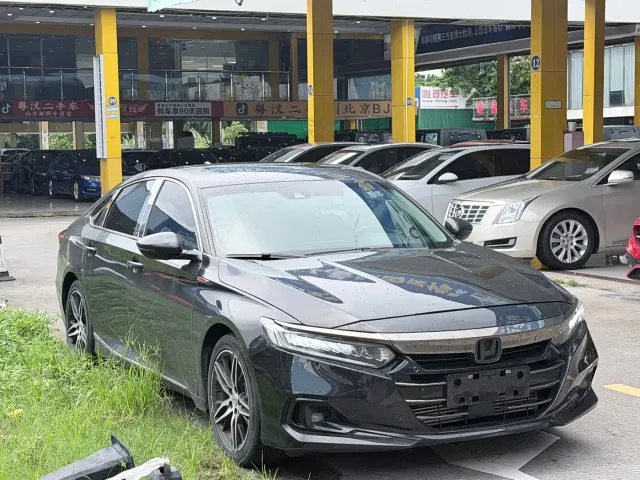 Honda Accord — Фото автомобиля 3