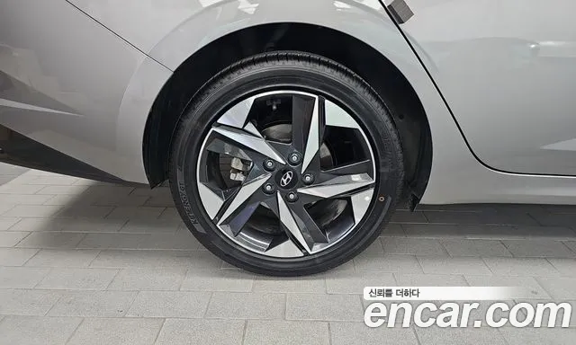 Hyundai Avante CN7 — Фото автомобиля 5