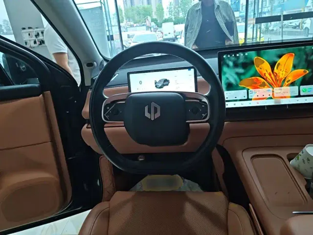 Leapmotor C10 — Фото автомобиля 5