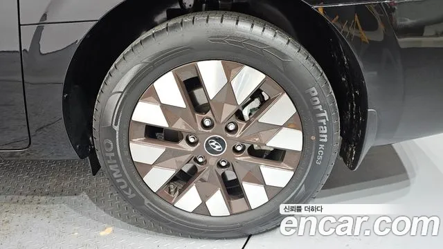 Hyundai Staria Staria L3.5 Lounge 9 мест — Фото автомобиля 5