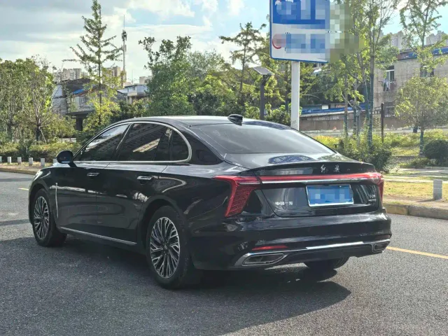 Hongqi H5 — Фото автомобиля 7