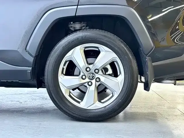 Toyota RAV4 — Фото автомобиля 15