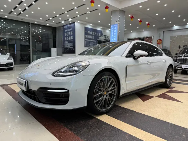 Фотография автомобиля — Porsche Panamera