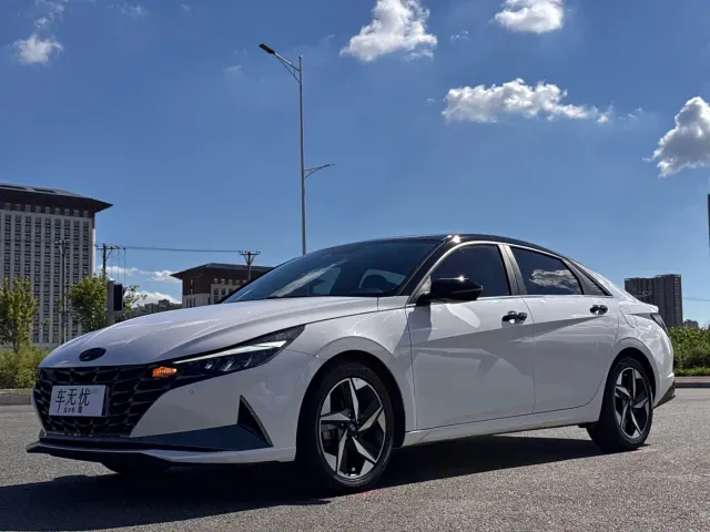 Hyundai Elantra — Фото автомобиля 7