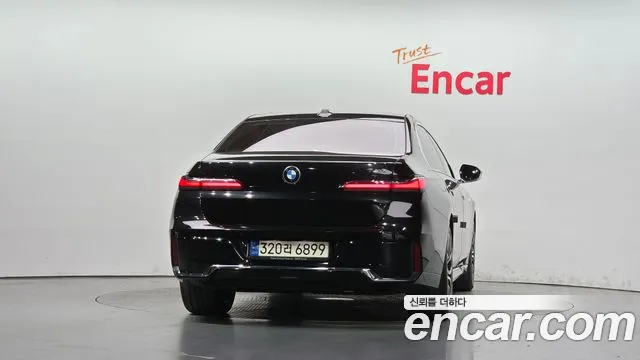 BMW 7 Series G70 — Фото автомобиля 4