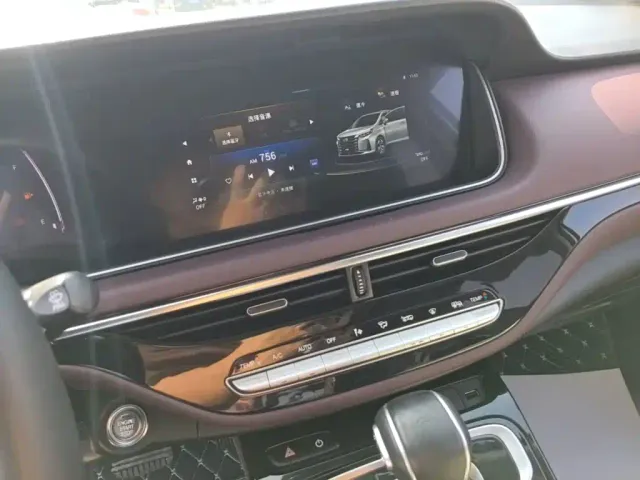GAC Trumpchi M6 — Фото автомобиля 12