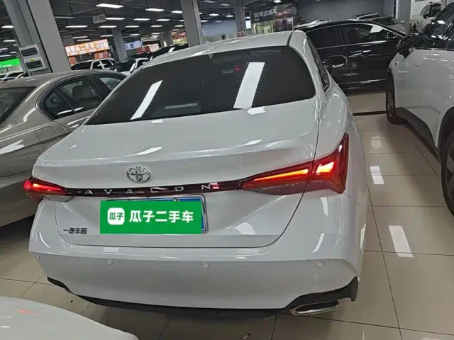 Toyota Avalon — Фото автомобиля 5