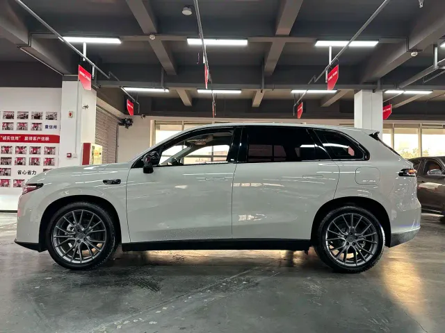 Leapmotor C10 — Фото автомобиля 4