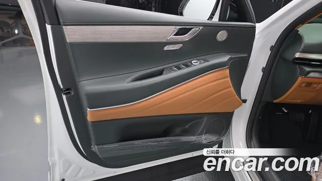 Genesis GV80 2.5T Бензин AWD — Фото автомобиля 24