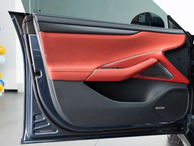 Xiaomi SU7 — Фото автомобиля 12