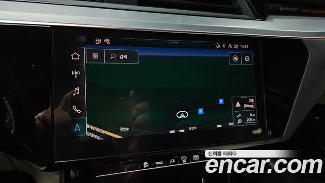 Audi e-tron — Фото автомобиля 30