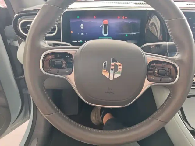Leapmotor C01 — Фото автомобиля 10