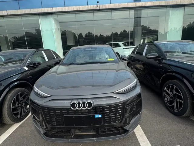 Audi Q6L e-tron — Фото автомобиля 5