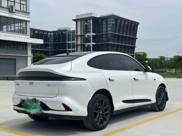 IM Motors LS6 — Фото автомобиля 9