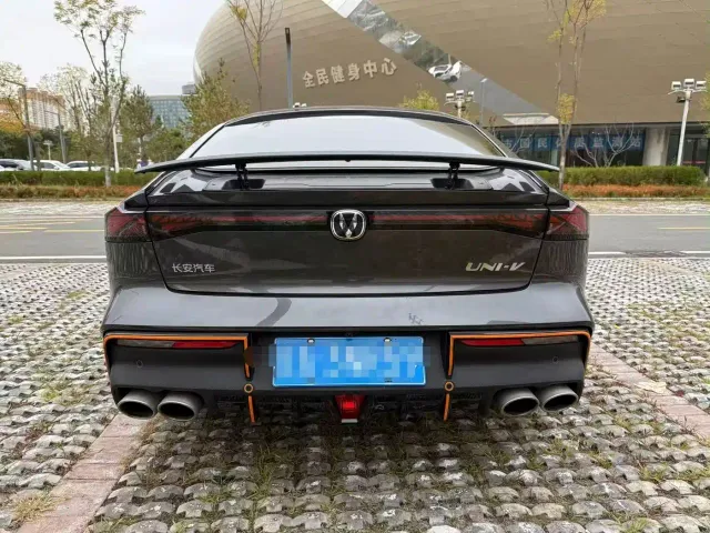 Changan UNI-V — Фото автомобиля 5