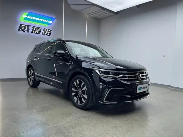 Volkswagen Tiguan L — Фото автомобиля 3