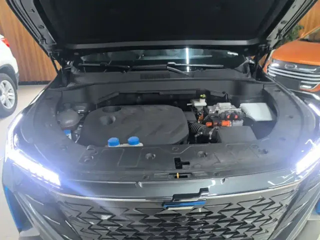 Changan Oshan Z6 EV — Фото автомобиля 3