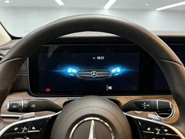 Mercedes-Benz E-Class — Фото автомобиля 9