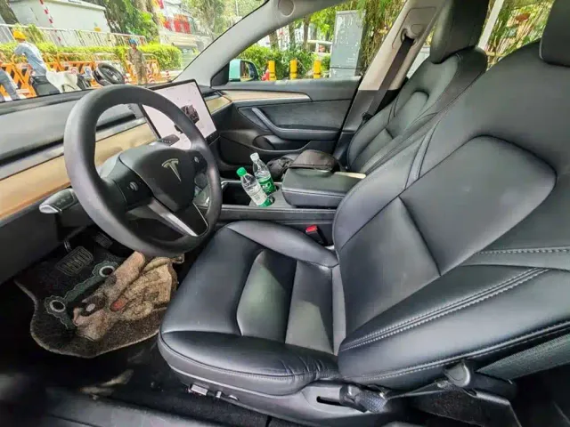 Tesla Model 3 — Фото автомобиля 7