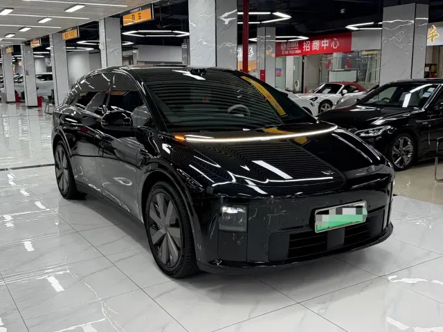 Li Auto i6 — Фото автомобиля 3