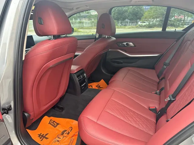 BMW 3 Series — Фото автомобиля 10