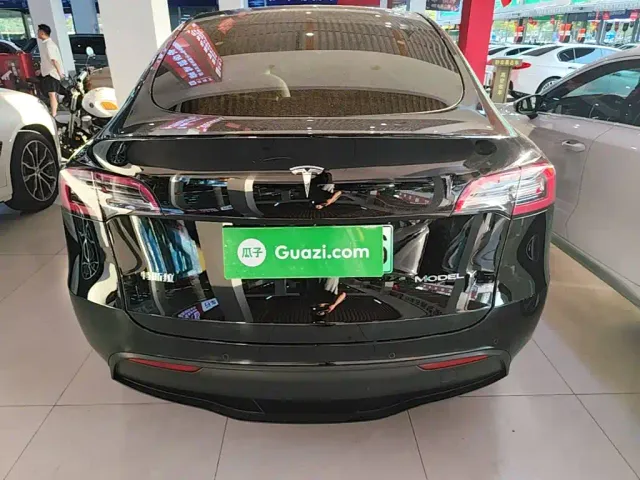 Tesla Model Y — Фото автомобиля 5