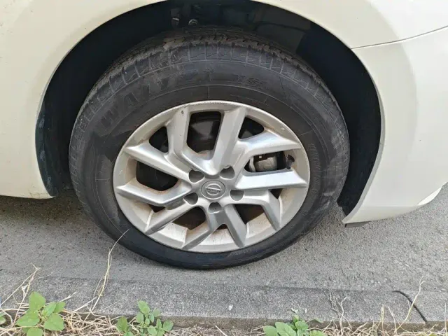 Nissan Tiida — Фото автомобиля 8