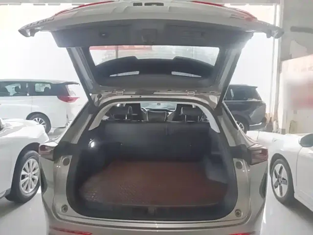 Changan Z6 — Фото автомобиля 18