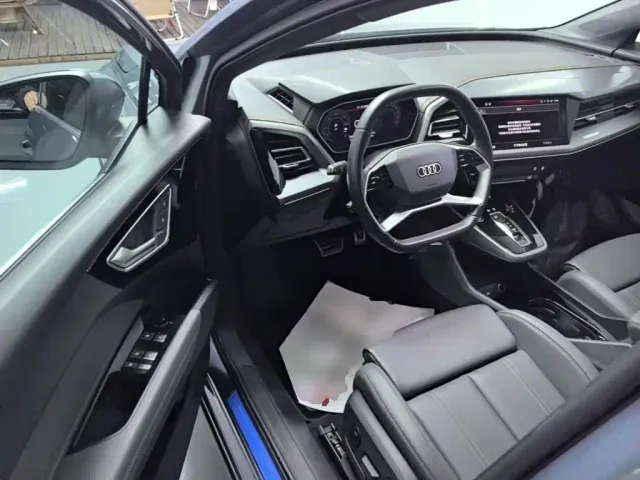 Audi Q4 e-tron — Фото автомобиля 15