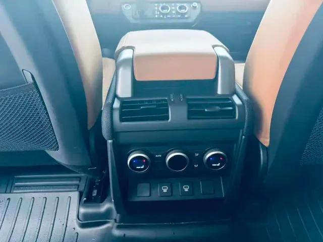Land Rover Defender — Фото автомобиля 13