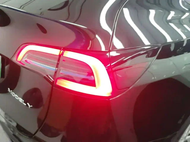 Tesla Model Y — Фото автомобиля 7