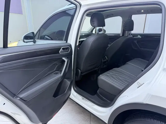 Volkswagen Tiguan L — Фото автомобиля 15