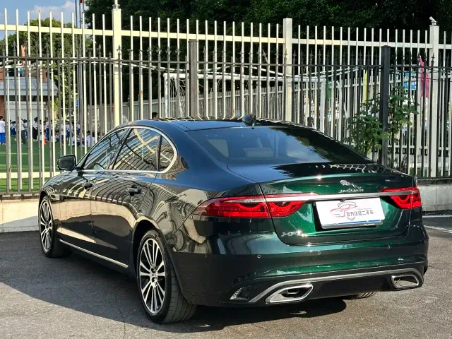 Jaguar XFL — Фото автомобиля 6