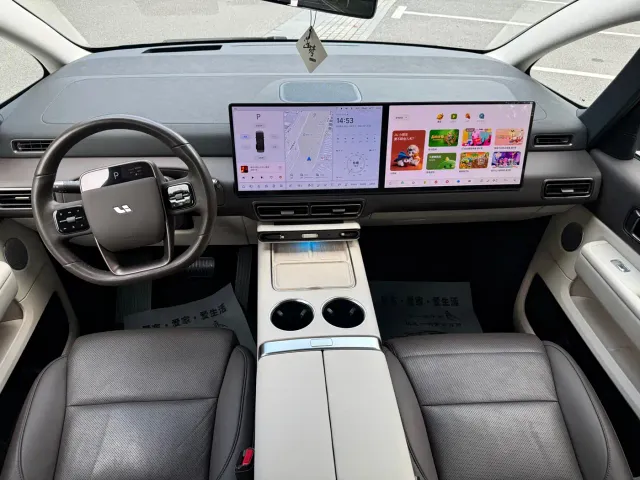 Li Auto MEGA — Фото автомобиля 12