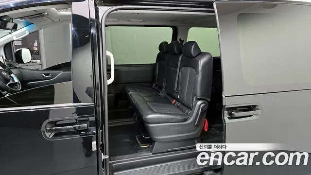 Hyundai Staria Staria 4WD Tourer 9 мест — Фото автомобиля 11