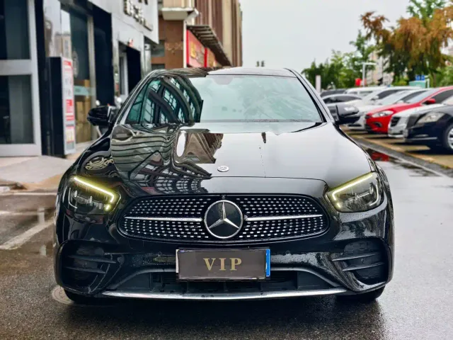 Mercedes-Benz E-Class — Фото автомобиля 2