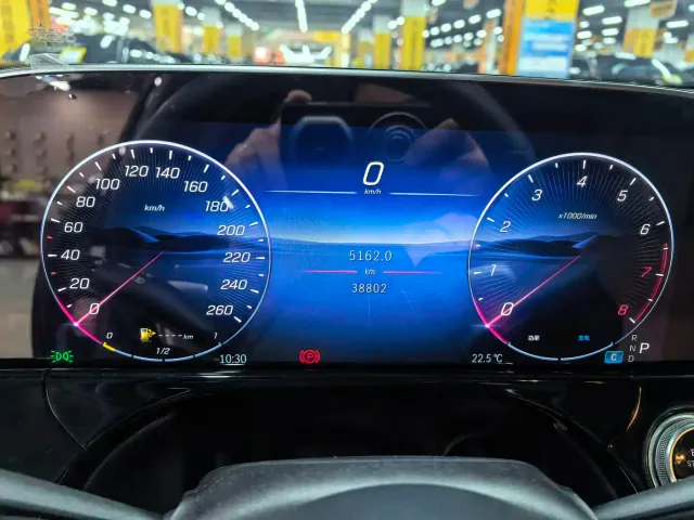 Mercedes-Benz E-Class — Фото автомобиля 5