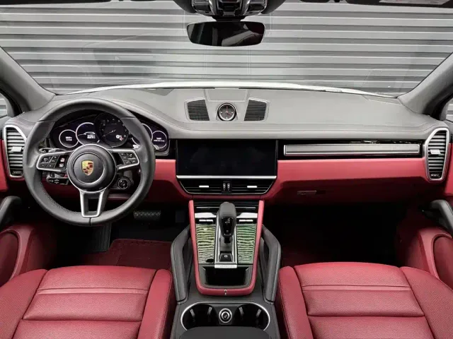 Porsche Cayenne — Фото автомобиля 5