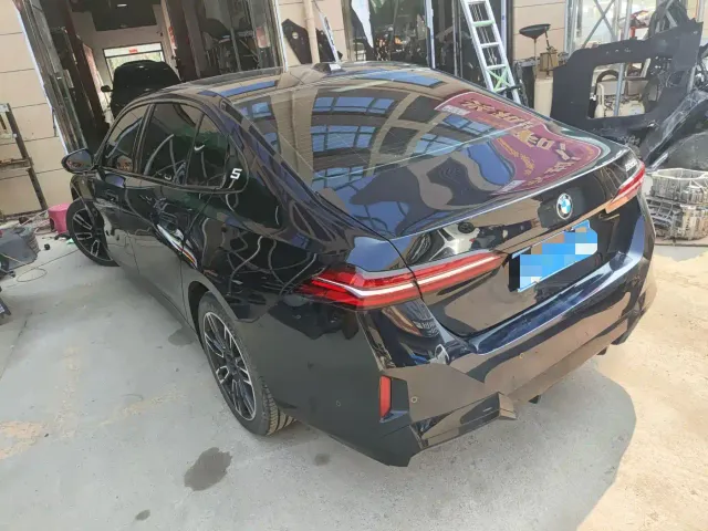 BMW 5 Series — Фото автомобиля 4