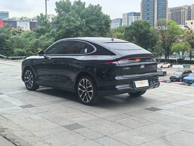 IM Motors LS6 — Фото автомобиля 12