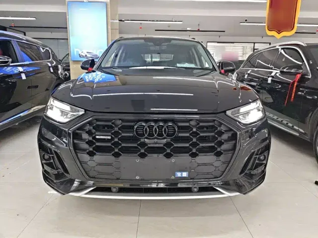 Audi Q5L — Фото автомобиля 2