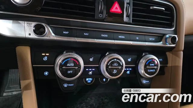 Genesis G70 New — Фото автомобиля 16
