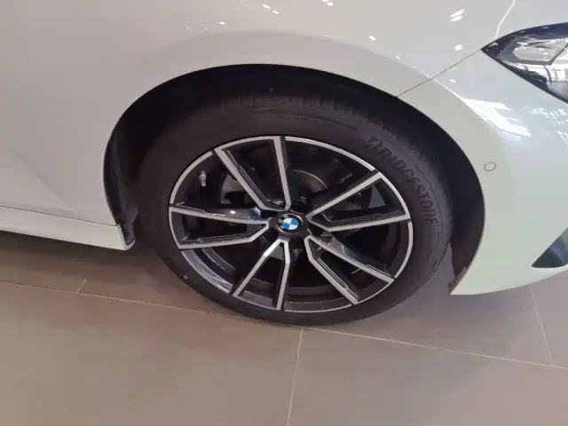 BMW 3 Series — Фото автомобиля 11