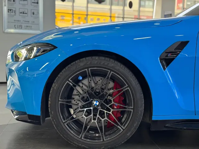 BMW M4 — Фото автомобиля 4