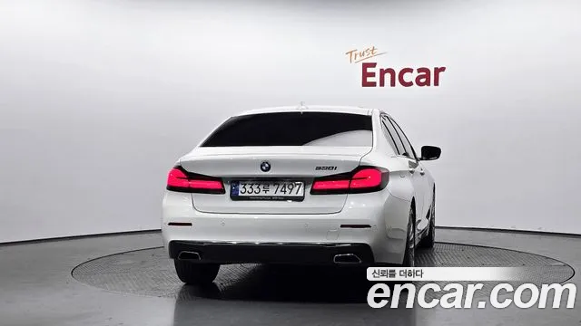 BMW 5-Series — Фото автомобиля 4